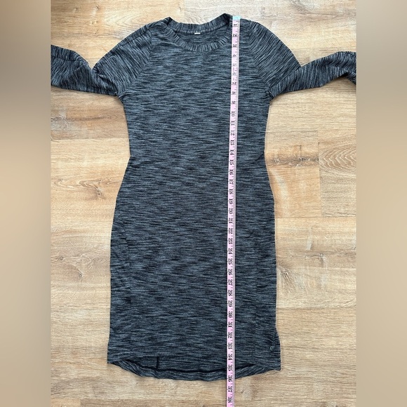 Lululemon &go Where-To Dress *Long Sleeve Size 6
Heathered Black - Picture 13 of 13
